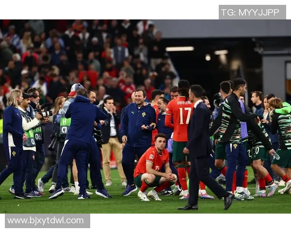 因戈尔斯塔迎战马格德堡两队争夺关键三分展开激烈对决 因戈尔斯塔迎战马格德堡两队争夺关键三分展开激烈对决